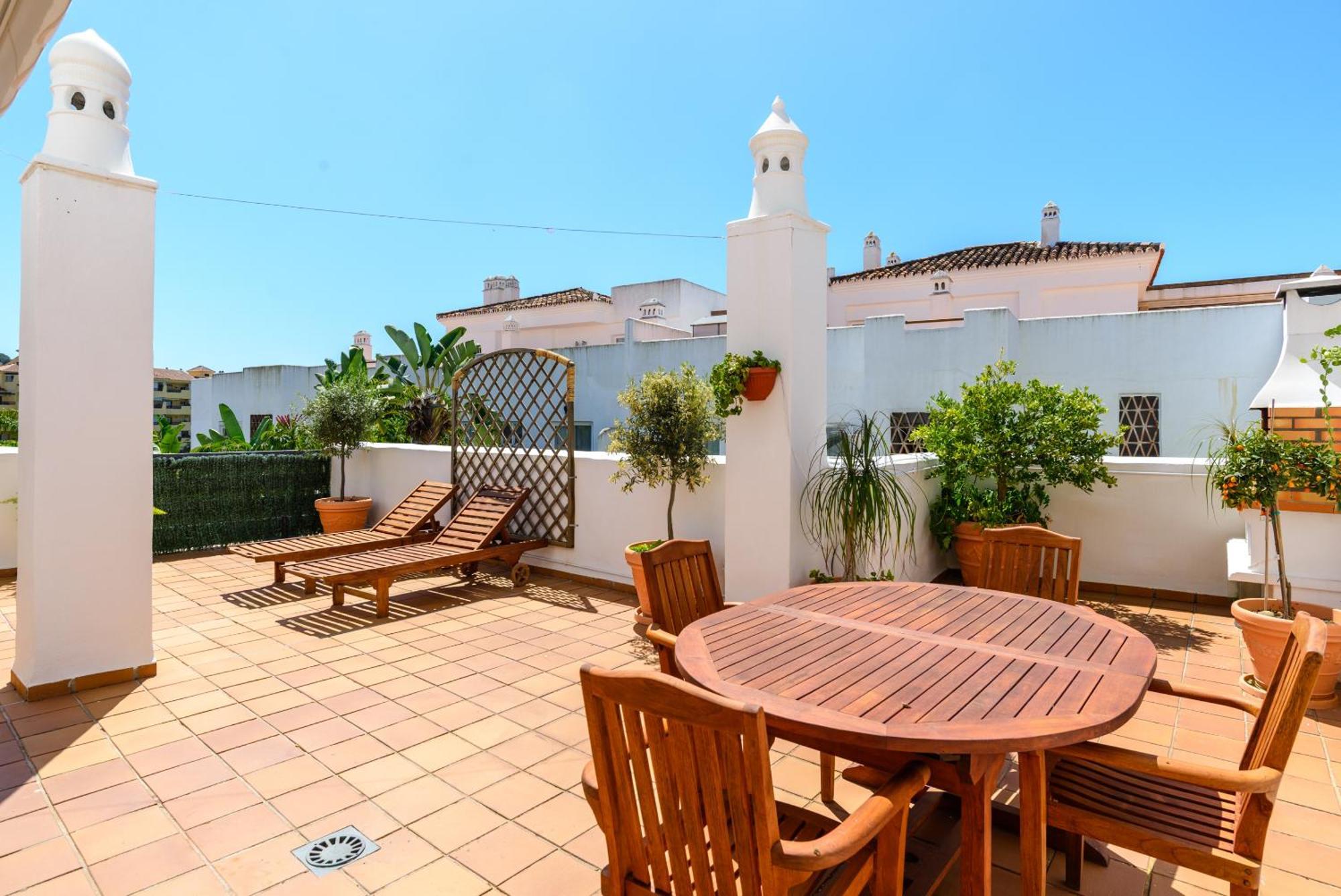 Golf Hills Bed and Breakfast Estepona Eksteriør billede
