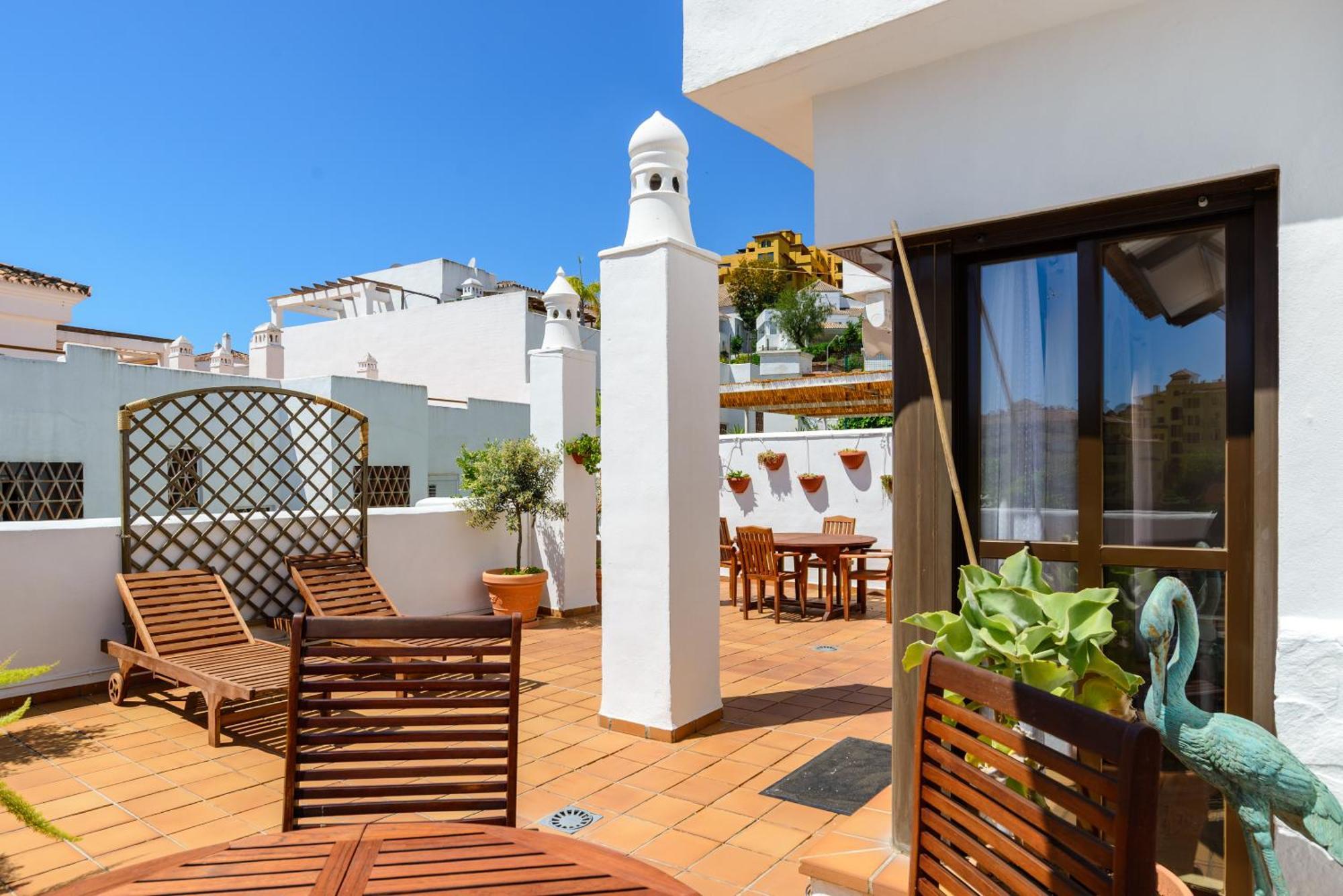 Golf Hills Bed and Breakfast Estepona Eksteriør billede
