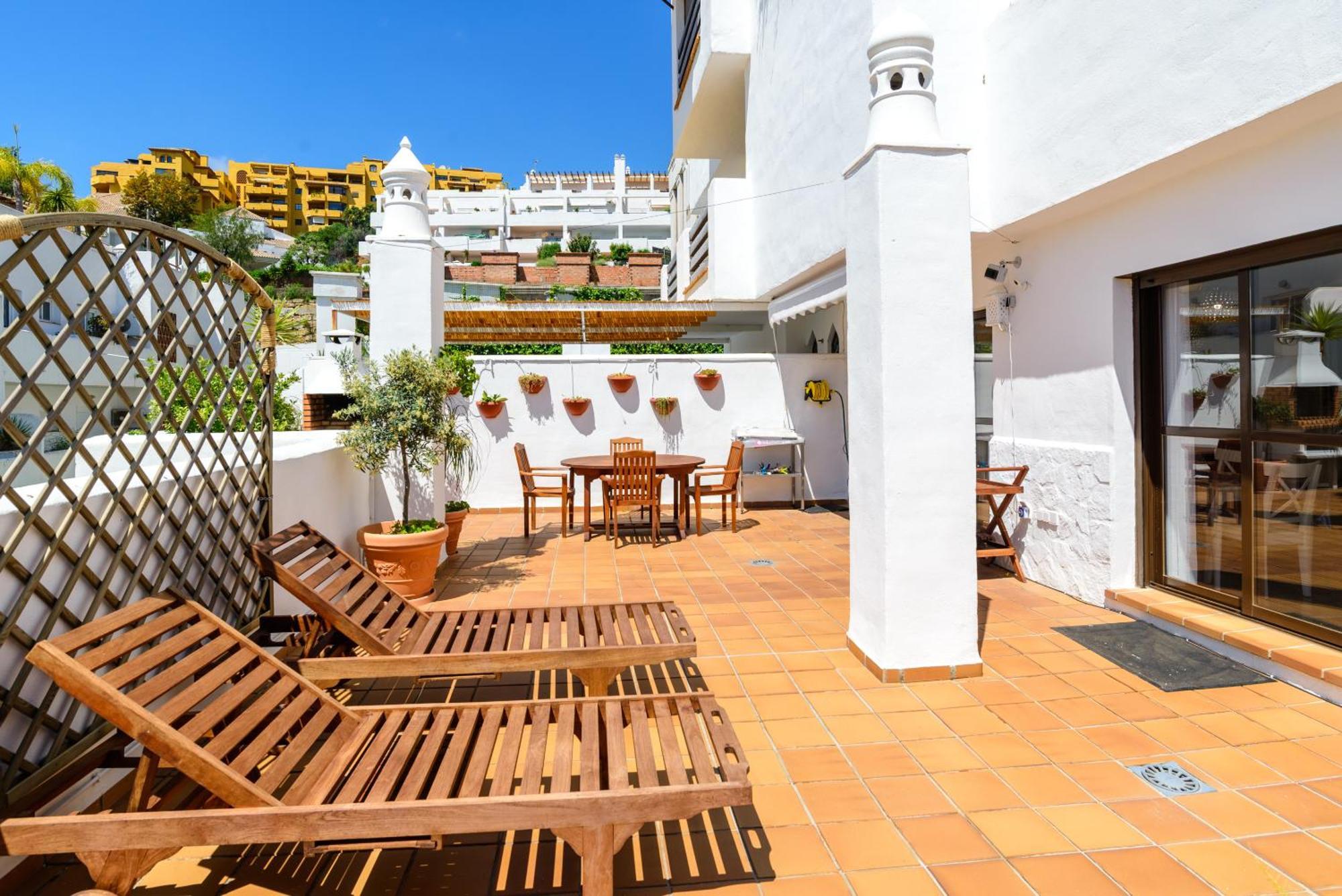 Golf Hills Bed and Breakfast Estepona Eksteriør billede