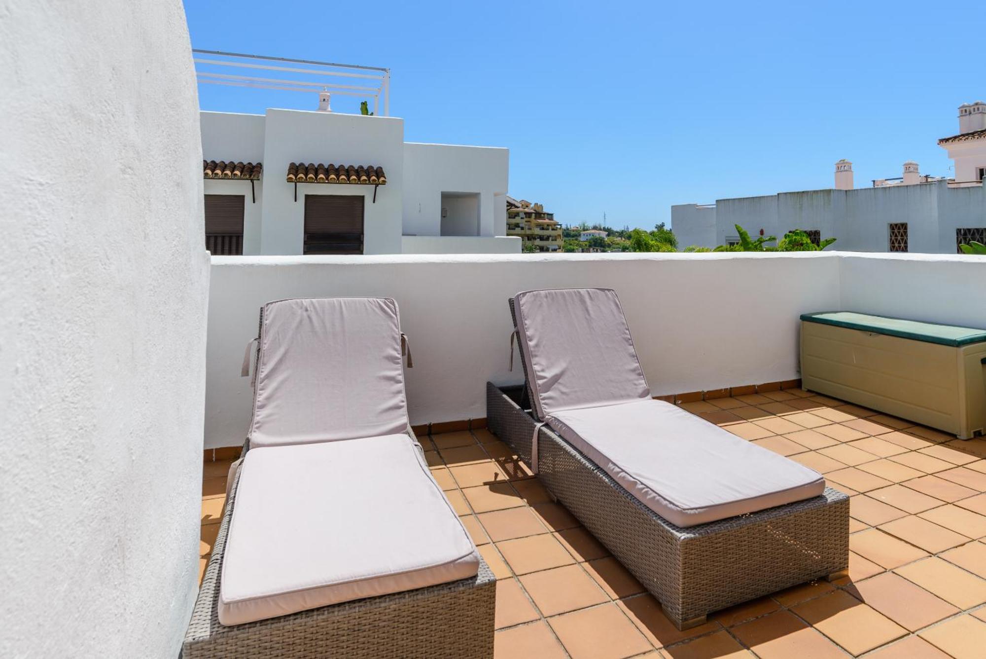 Golf Hills Bed and Breakfast Estepona Eksteriør billede