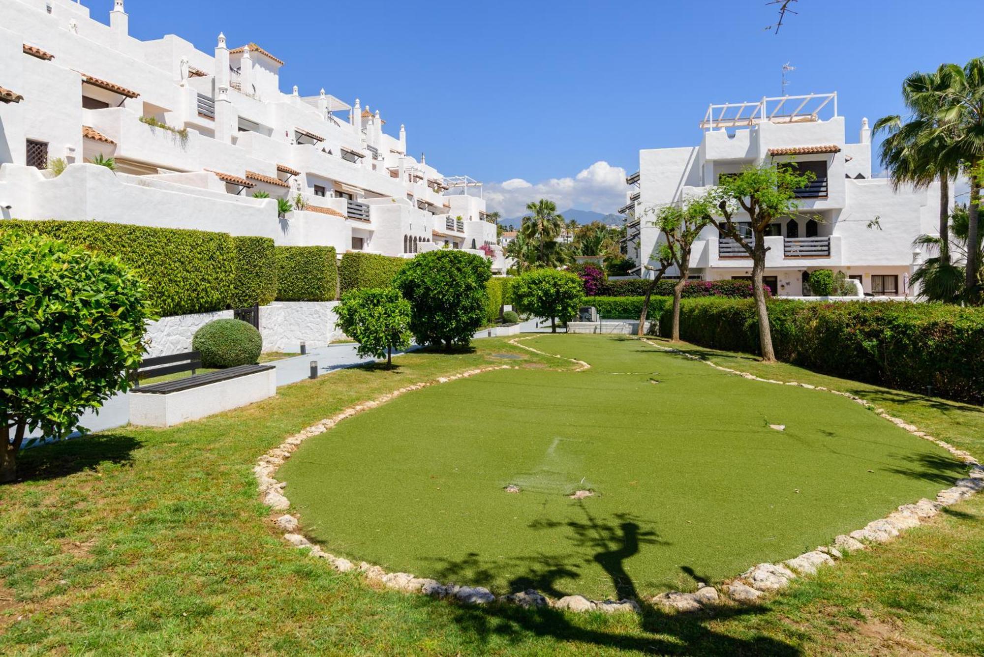 Golf Hills Bed and Breakfast Estepona Eksteriør billede